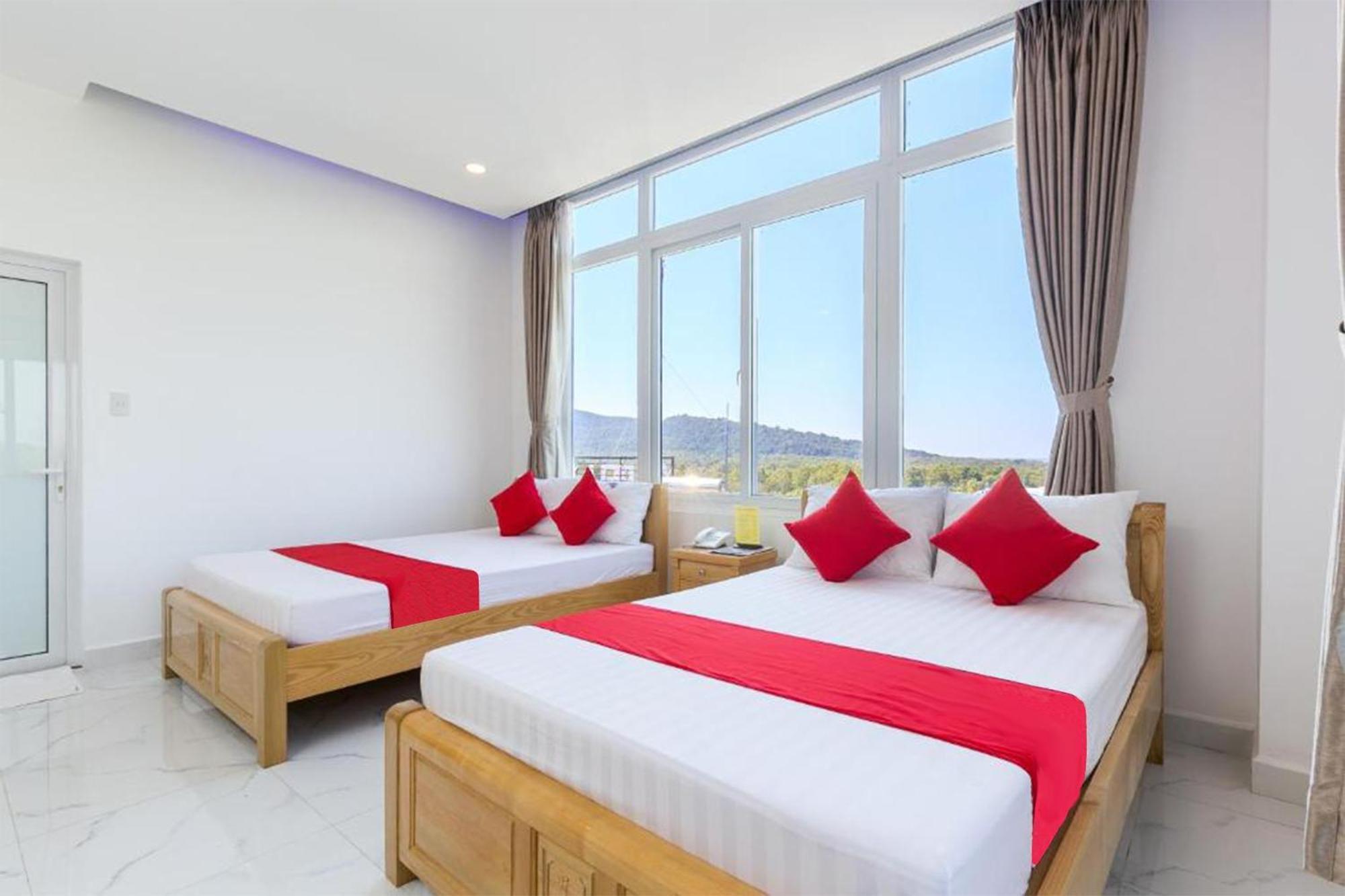 Ruby Hotel דואונג דונג מראה חיצוני תמונה