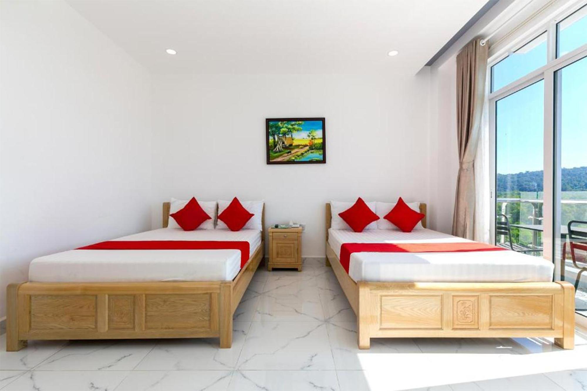 Ruby Hotel דואונג דונג מראה חיצוני תמונה