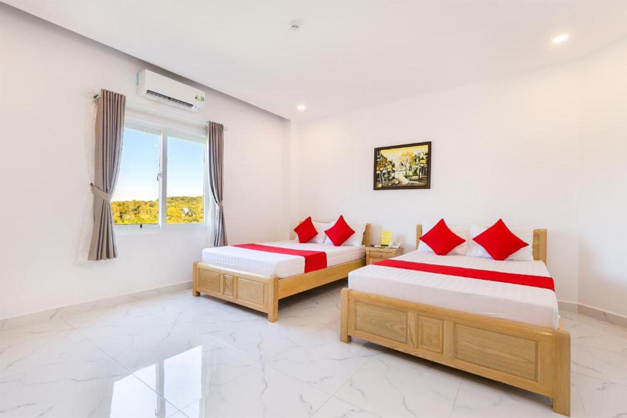 Ruby Hotel דואונג דונג מראה חיצוני תמונה